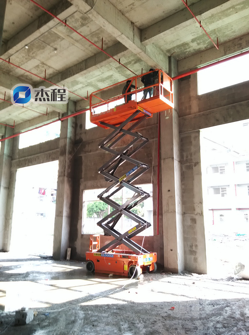 剪叉式升降车出租工程案例