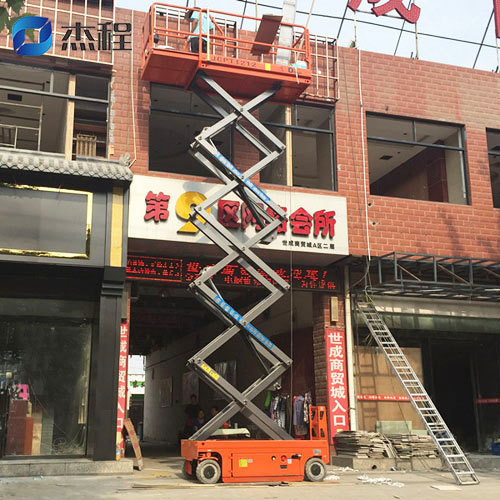 剪叉式高空作业平台出租