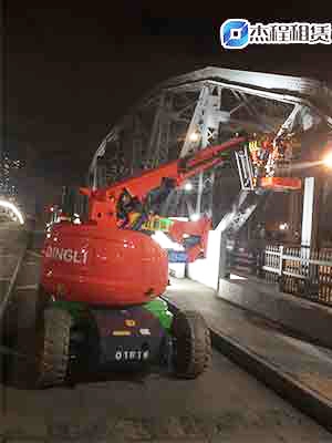 18米电动曲臂升降车出租应用于广州海珠桥维护工程