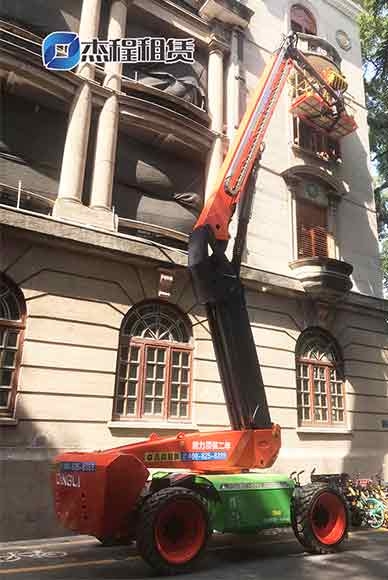 24米电动直臂平台车出租应用广州沙面古建筑维护