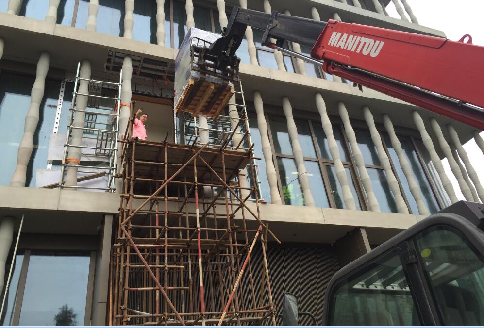 伸缩臂叉装车出租用于高空物料搬运