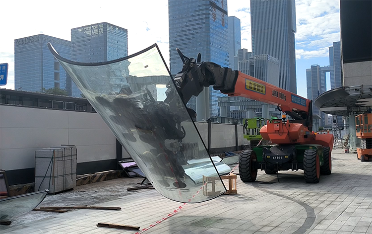 玻璃吸盘车安装内弧大玻璃应用案例