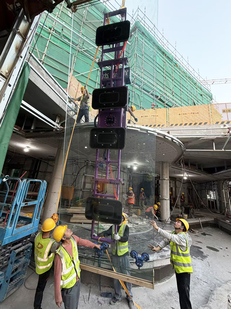 2000公斤玻璃吸盘应用案例